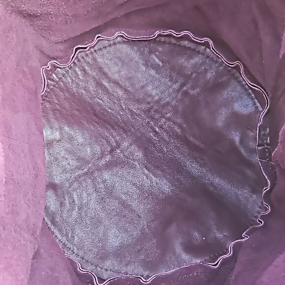 Local leatherwork purple crossbody shoulder bag - Picture 4 of 5